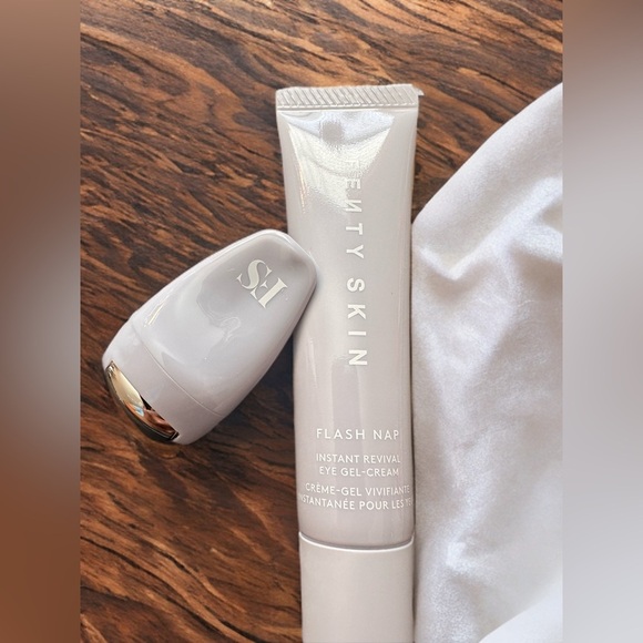 NEW FENTY SKIN FLASH NAP INSTANT REVIVAL EYE GEL-CREAM + EYE MASSAGE TOOL 15ML - Picture 6 of 6